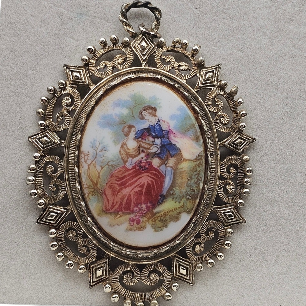 Vintage Fragonard Courting Couple Porcelain Pendant Filigree Framed Gold Tone 3"